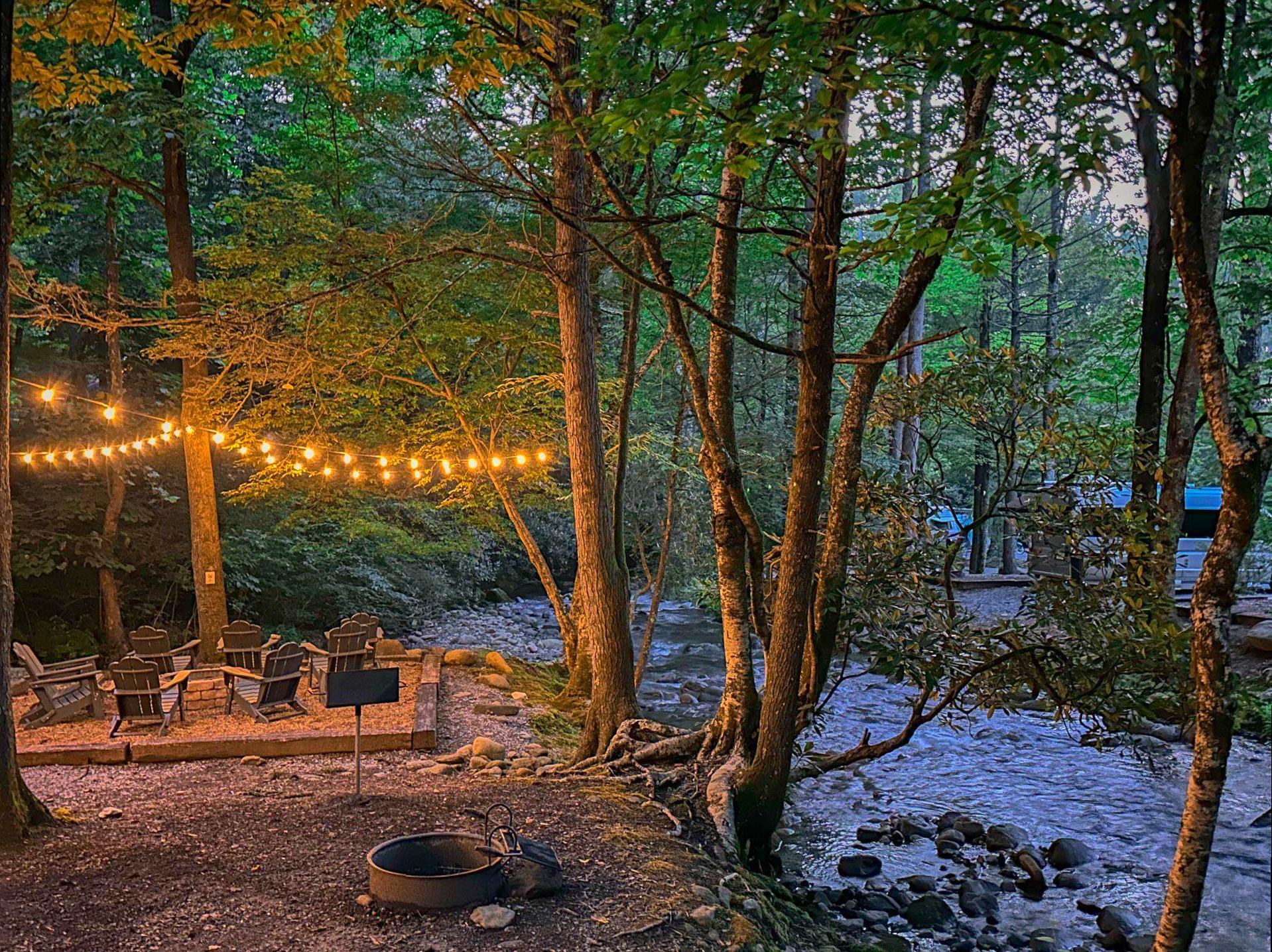 randominio | Stapylton Campground: Camp at Stapylton Campground and explore the surrounding area